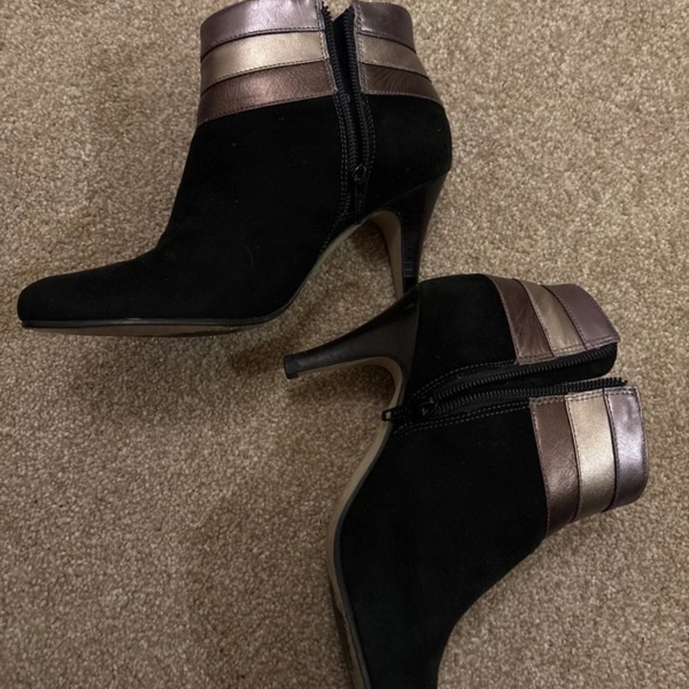 Sophisticated Black and Bronze Heeled Boots